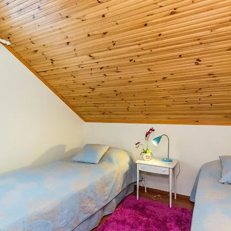 Wanha Karminranta By Interhome Koirakivi